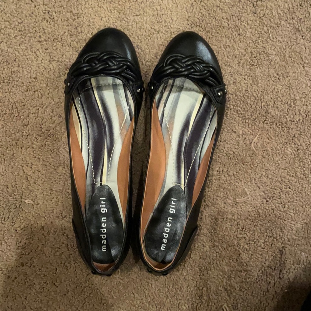 NWT Madden girl flats